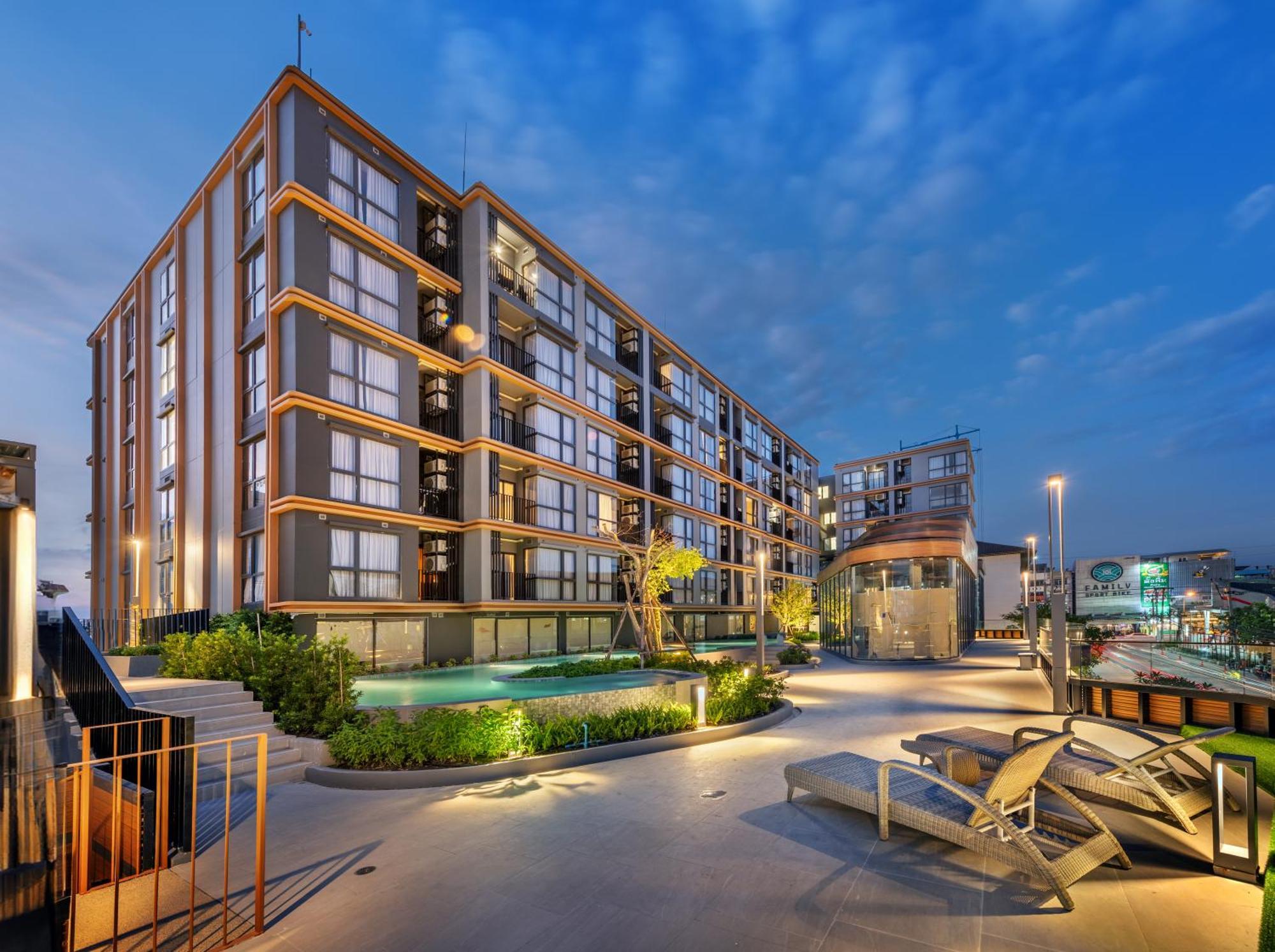 Salaya One Hotel & Service Apartment Exterior photo