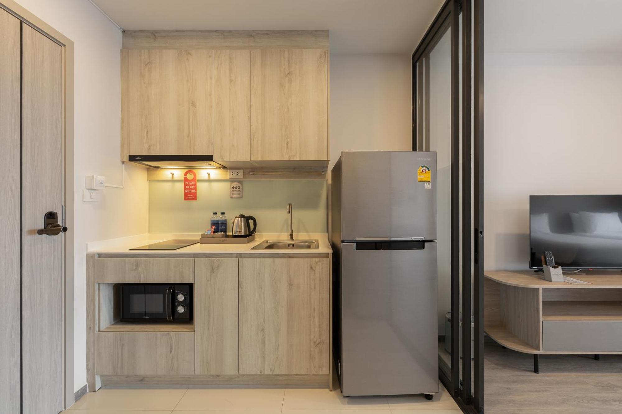 Salaya One Hotel & Service Apartment Exterior photo